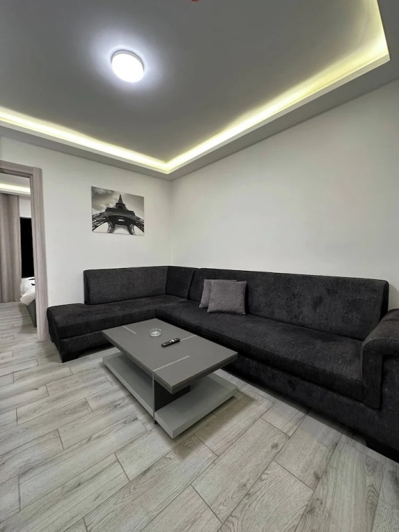 Privet Apartment 37 for Three Near Downtown Kh&sh