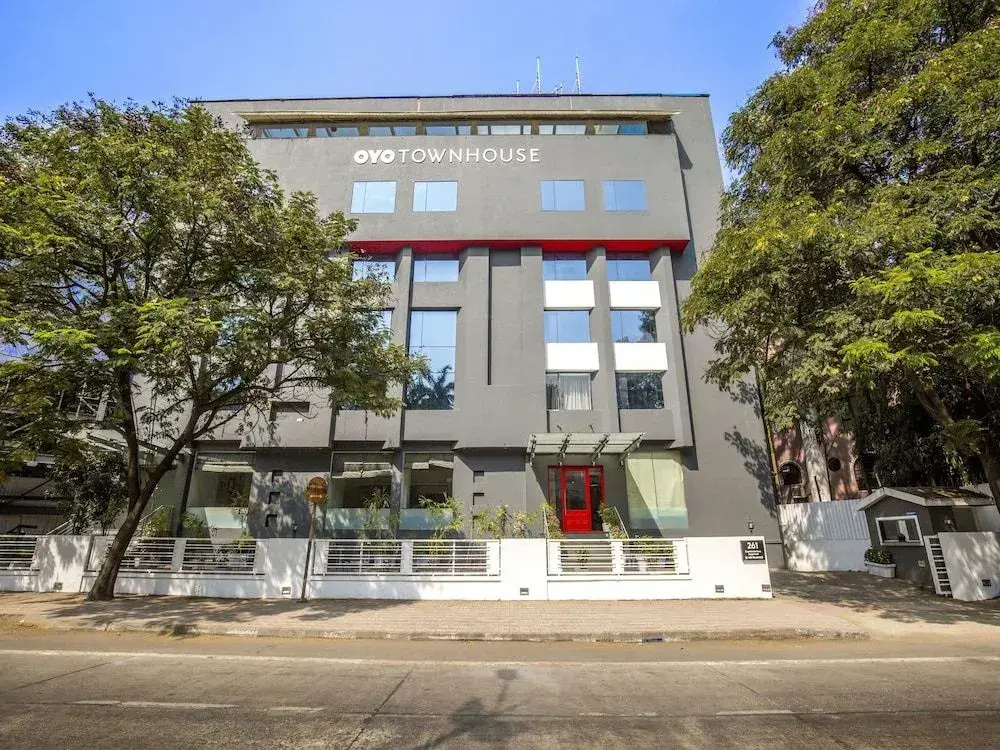 OYO Townhouse 022 Koregaon Park Pune