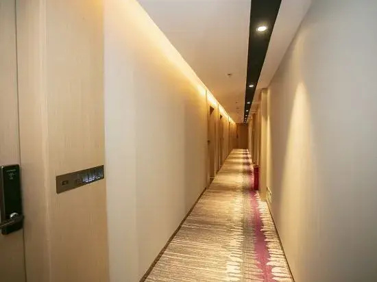 Lavande Hotel (Shenzhen East Gate International Trade metro station store)