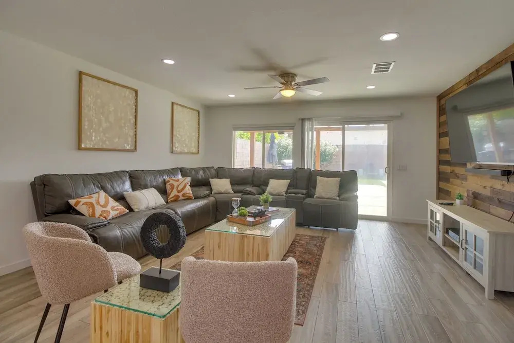 Game Room, Hot Tub & Gas Grill: Chic Indio Oasis!