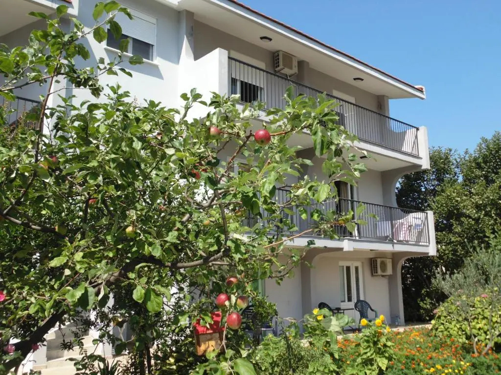 Apartments Macaso