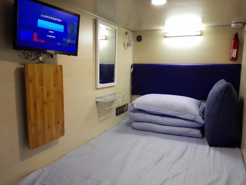 Qingting Space Capsule Hostel