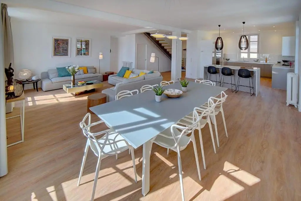 IMMOGROOM - Magnificent 180m duplex apartment - Parking - Air conditioning