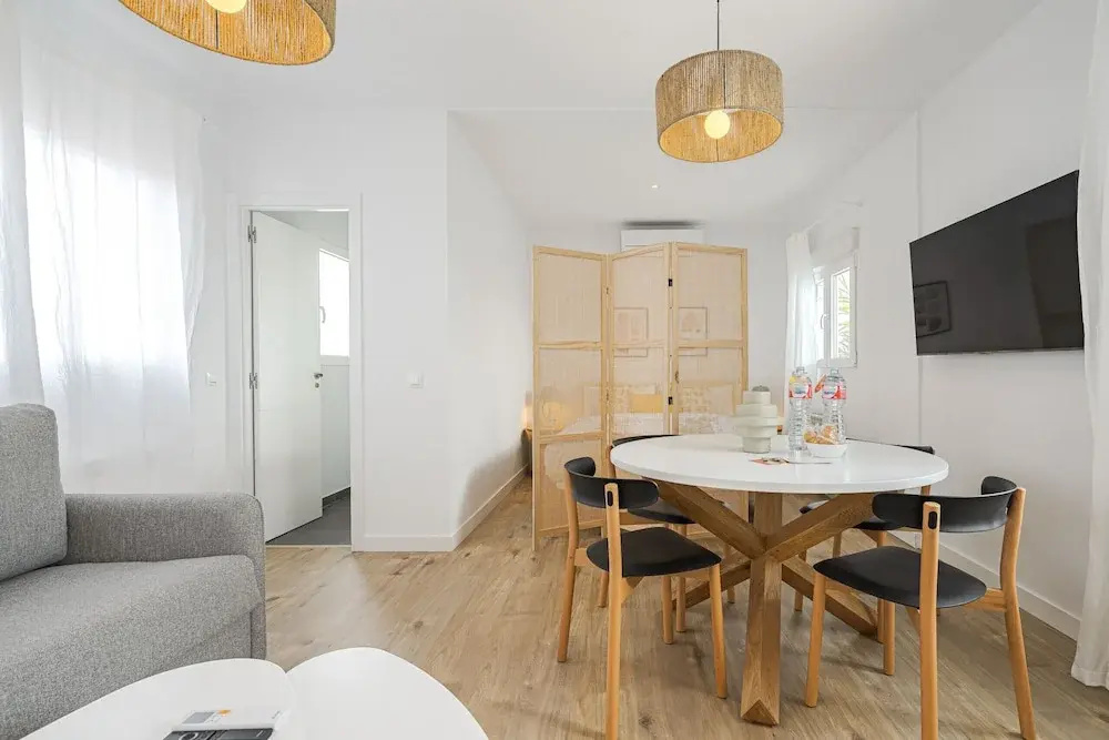 Vallecas Suites by Olala Homes