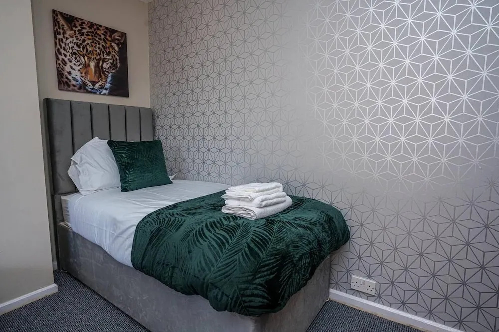 Charming 4-bed House in Nottingham Sleeps 7
