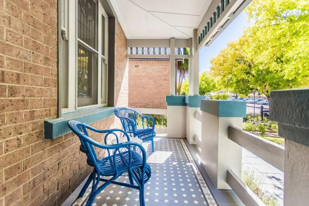 Blue Door Apartments Heritage Charm in CBD