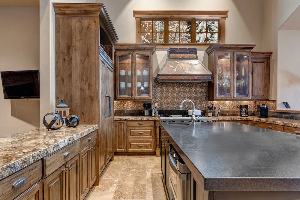 New Listing! Benoit Lookout W/ Theater & Hot Tub 5 Bedroom Home