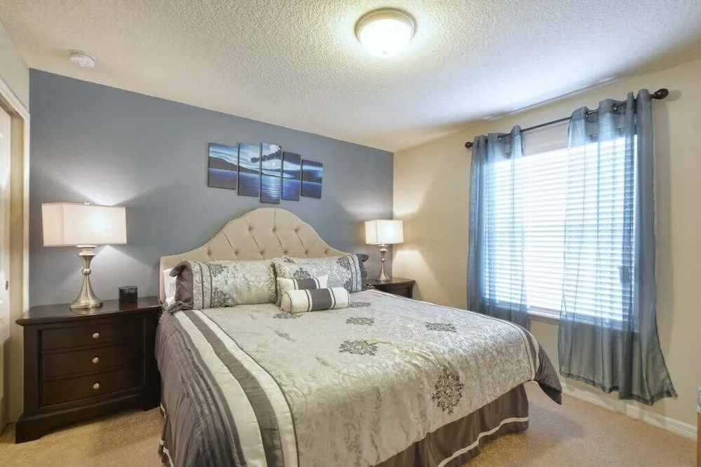 9 Bed House W/pool &spa In Windsor Westside-3704ww 9 Bedroom Home