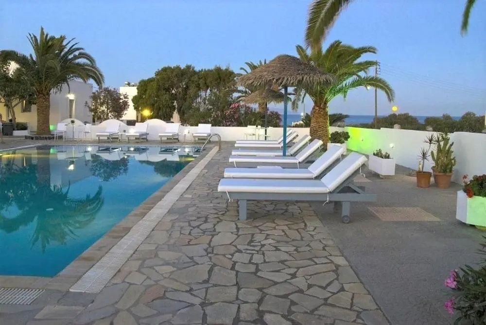 Alafouzos Studios & Apartments