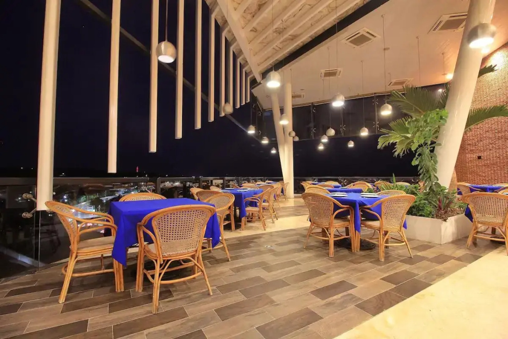 Hotel Caracol Plaza