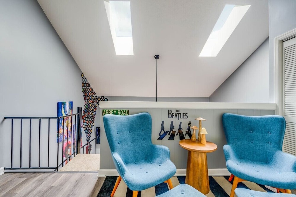 Rhythm Retreat Bar, Patio & Space for 10