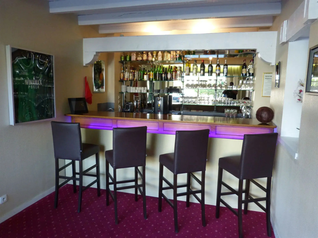 Hotel ASTORIA- Saint Etienne-Centre des Congrès-