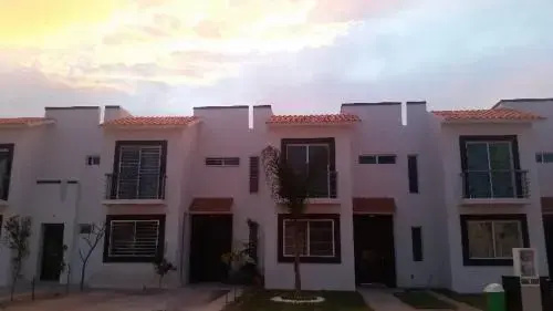 Kenzi House Zona Industrial