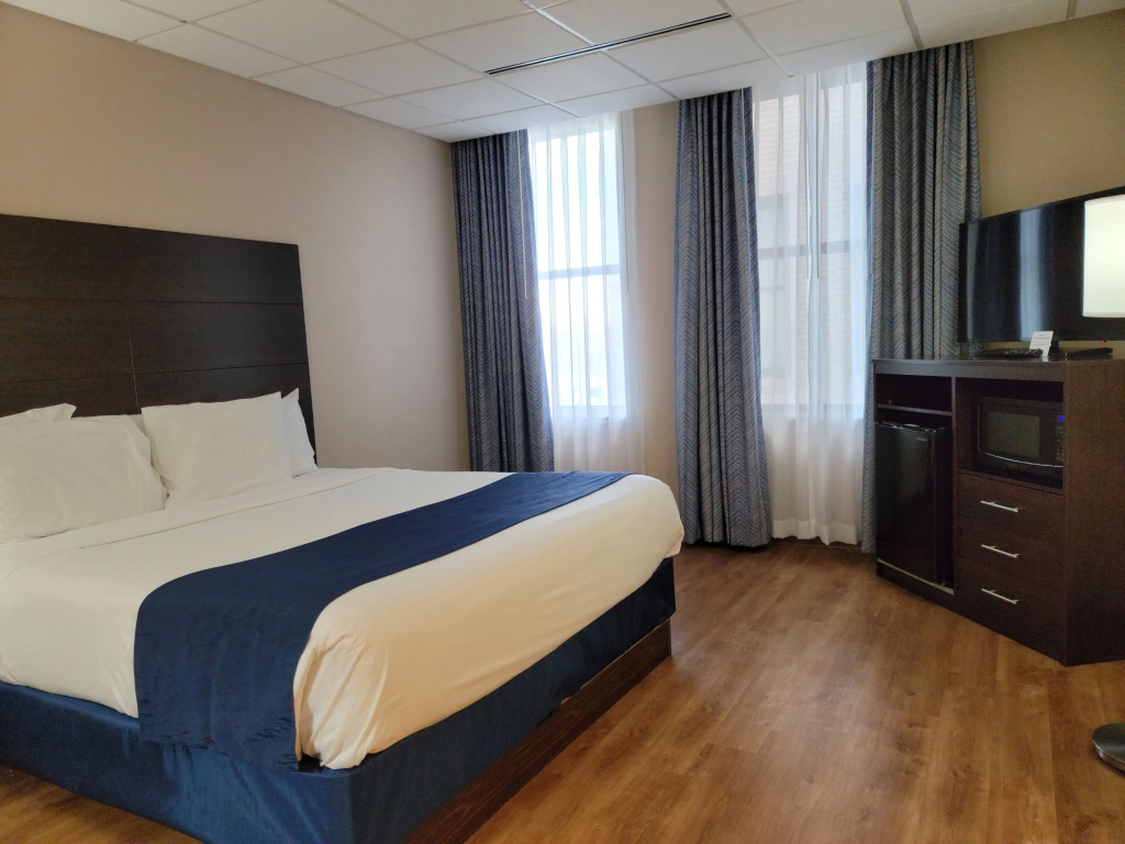 Ariel Broadway Hotel