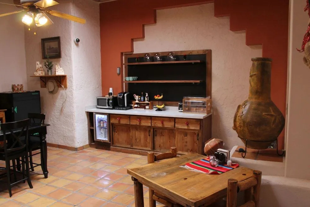 Adobe Rose Boutique Inn