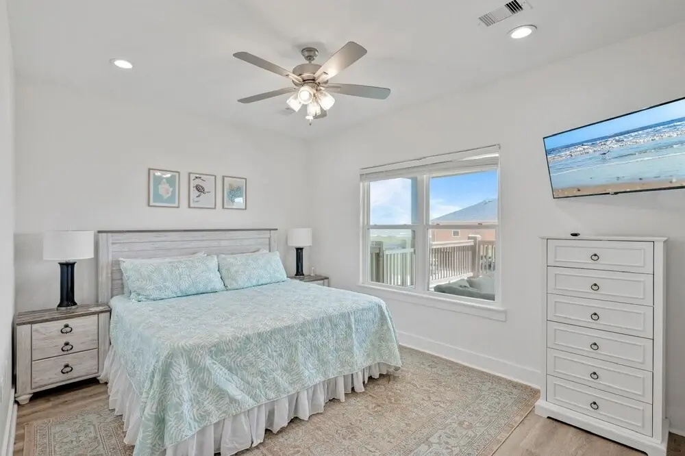 Sandpiper Cove 4 Bedroom Home by RedAwning