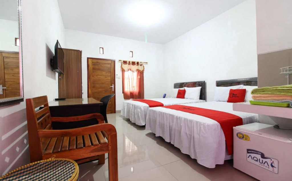 RedDoorz Syariah near Gembira Loka Zoo
