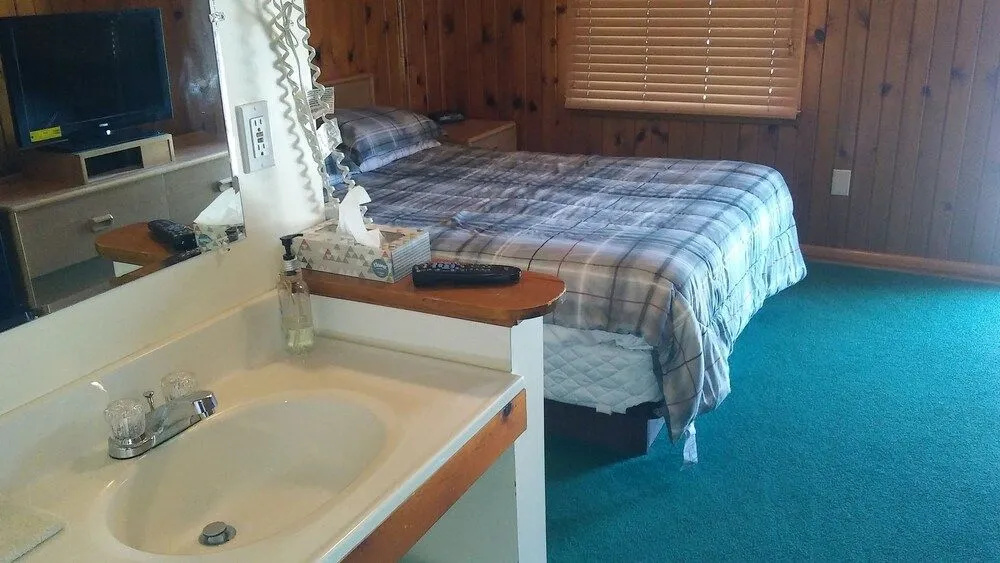 Meadow Park Motel on 385