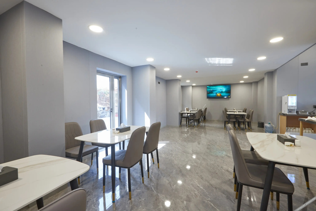 Vienna Classic Hotel (Chenzhou Xiangnan College)