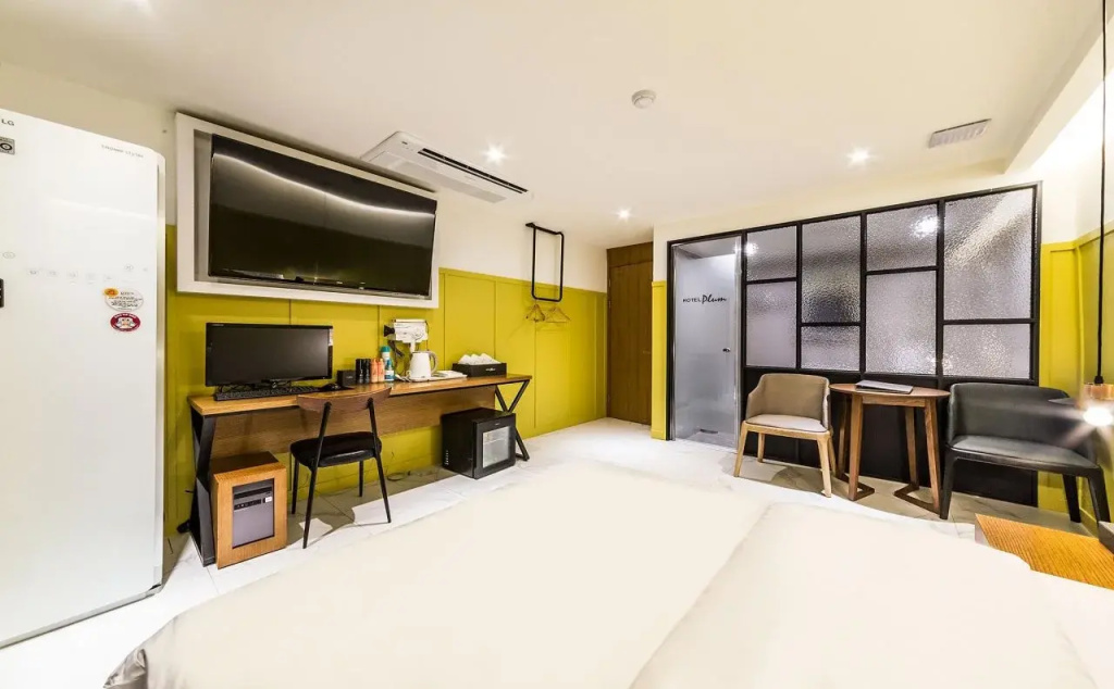 Plum Hotel