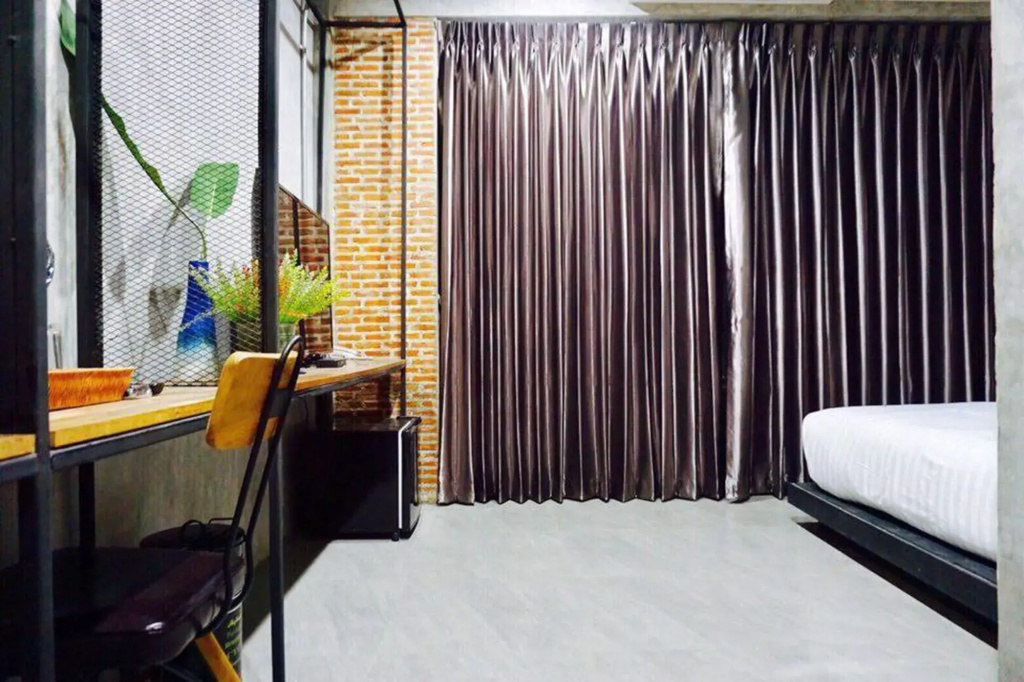 Yotaka The Hostel