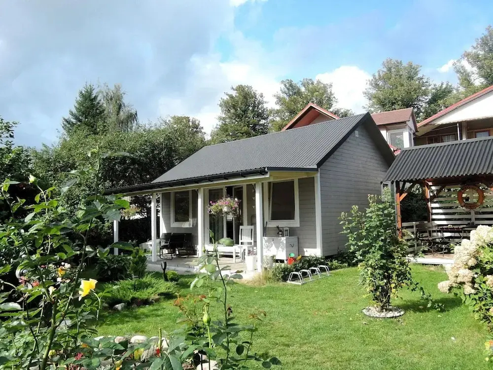 House by the Lake in Wiselka