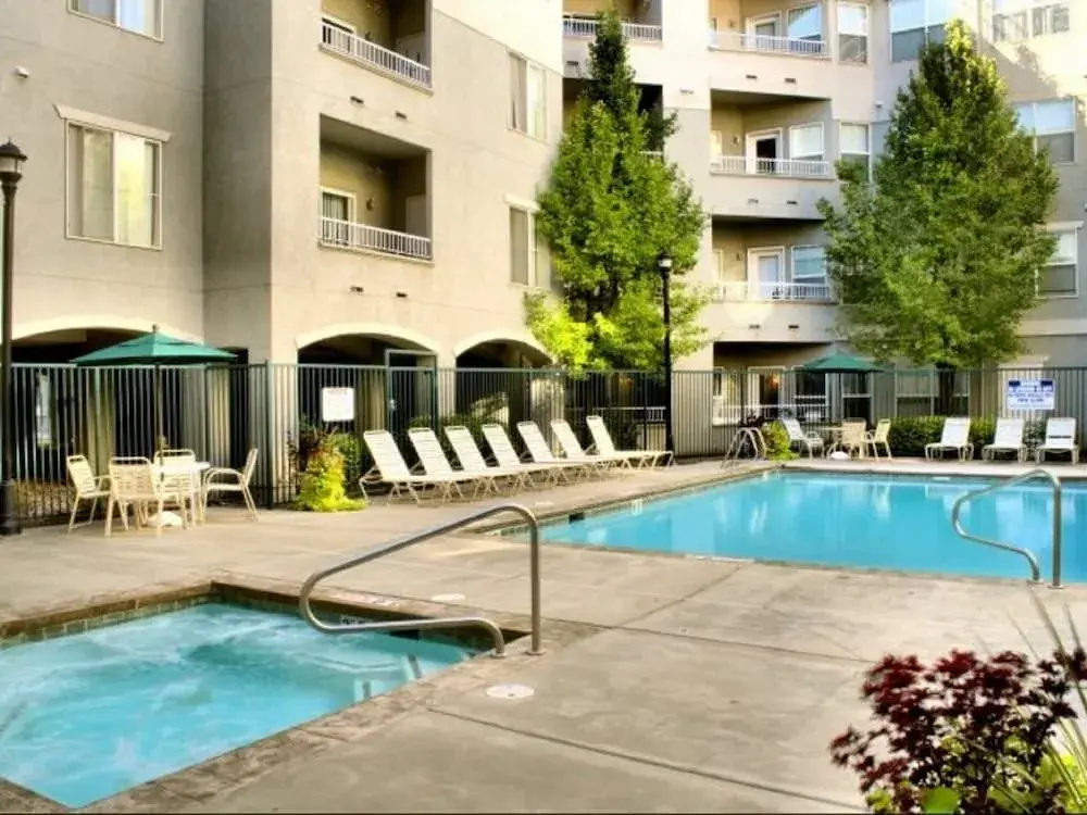 Downtown Luxury Condo at Citifront