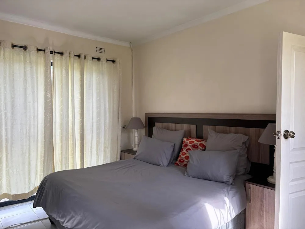 Standard Room In Mt Pleasant Heights - 2385