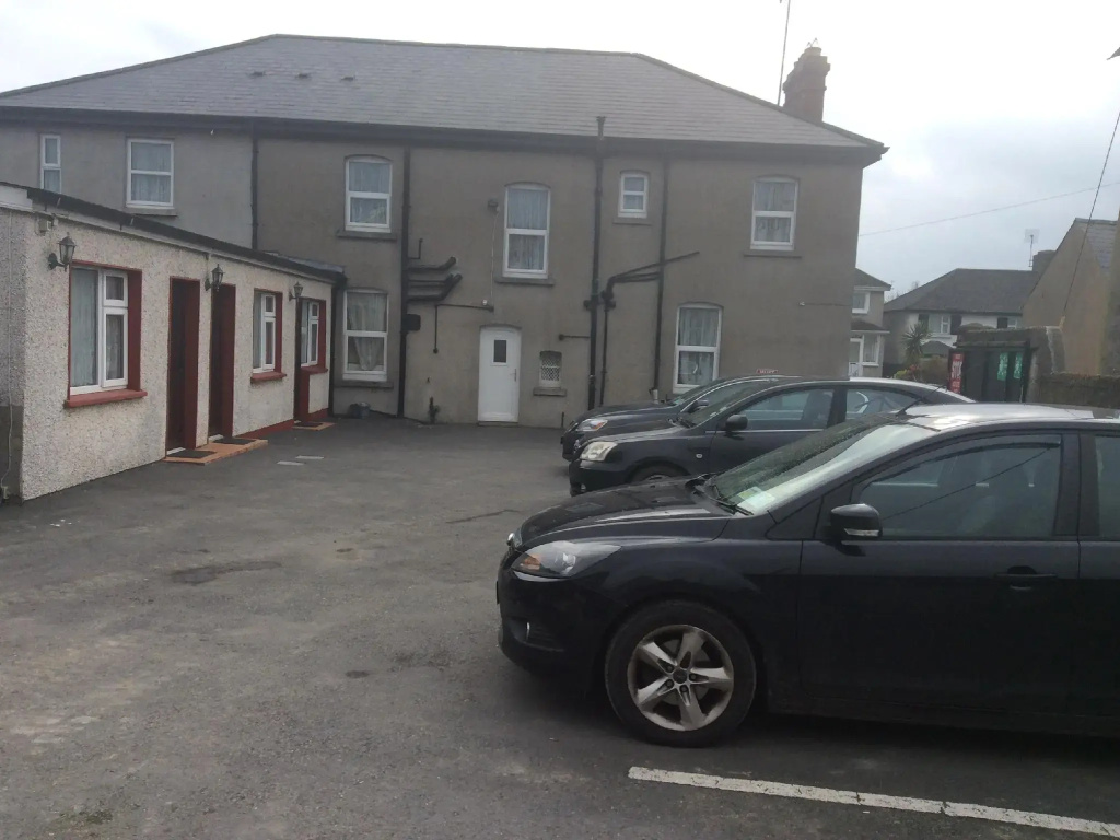 Roseville Lodge B&B