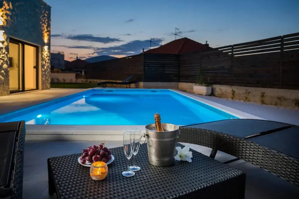 Villa Salt - 8 2 Heated Pool Trogir Near Beach