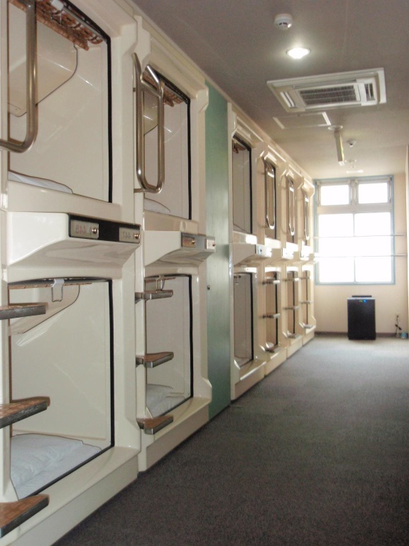 Capsule Hotel Kobe Sannomiya (Male Only)