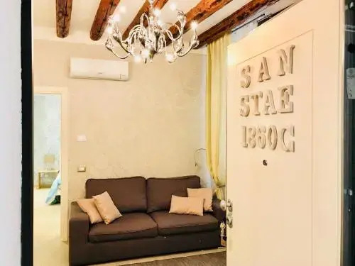 San Stae Charming Apartment