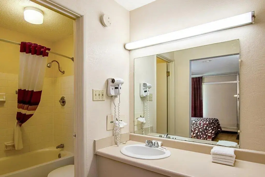 Red Roof Inn Battle Creek