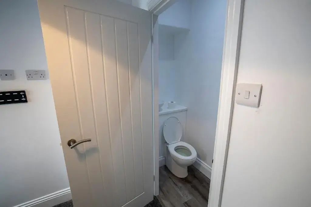 Abingdon House 4 Bedrooms Workstays UK