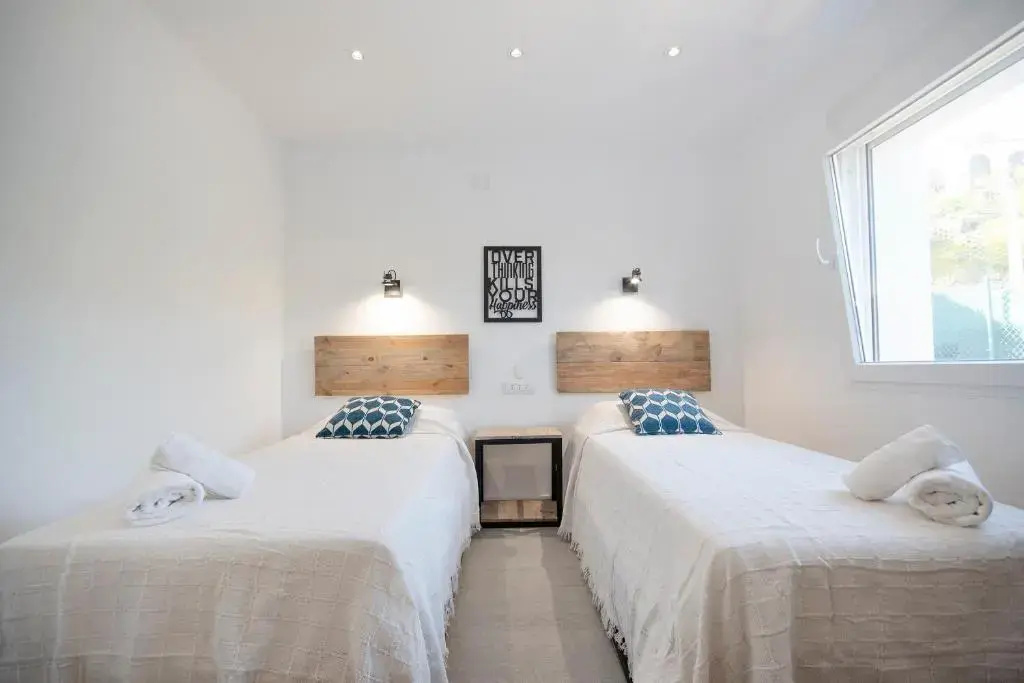 Sara 10 - free WIFI, chill-out, private pool, private tennis court - by Holiday Rentals Villamar
