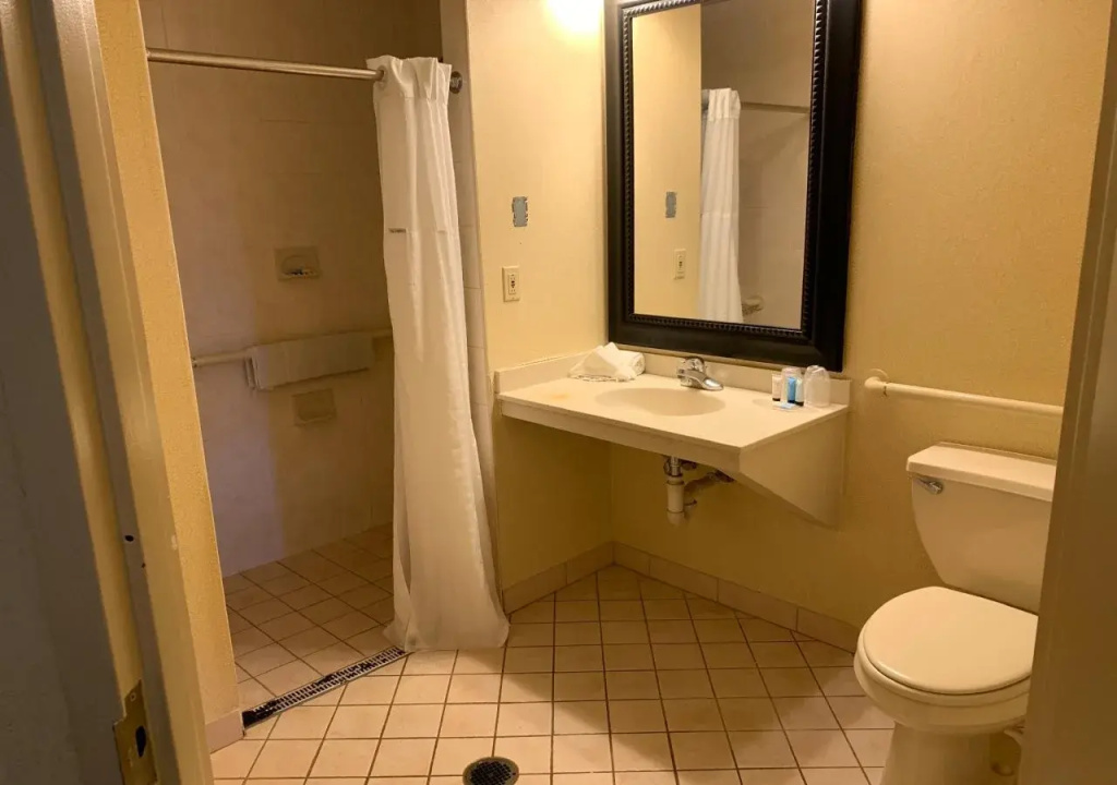 OYO Hotel East Hanover NJ-10