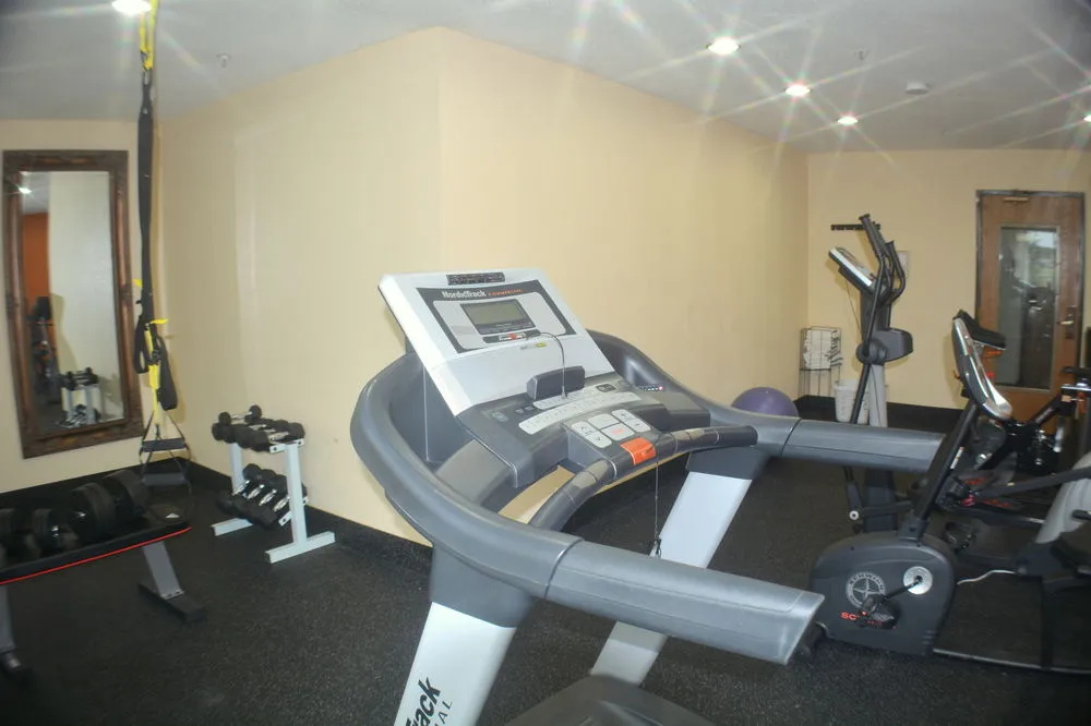 Baymont Inn & Suites Muskegon