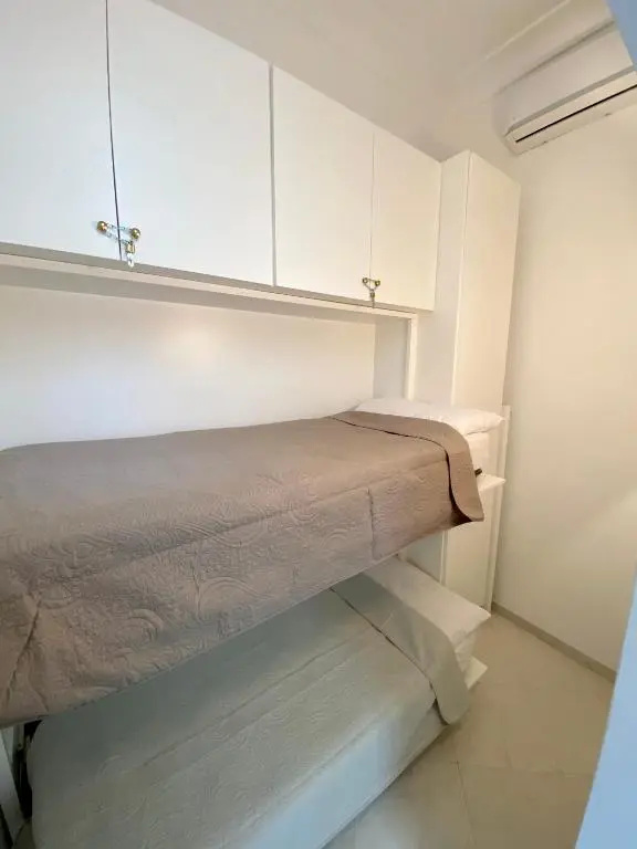 Suite Posterus 5