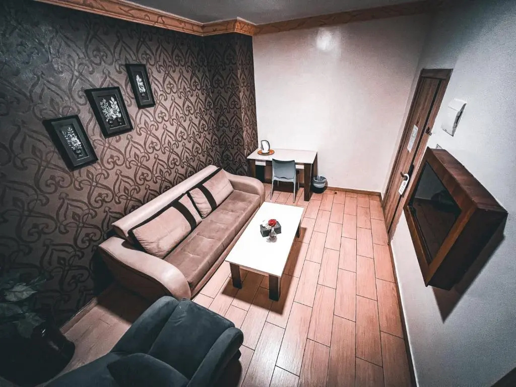 Balcony Hotel