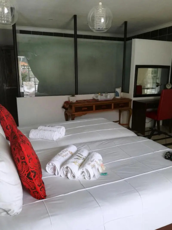 Bri-Shel Manor B&B