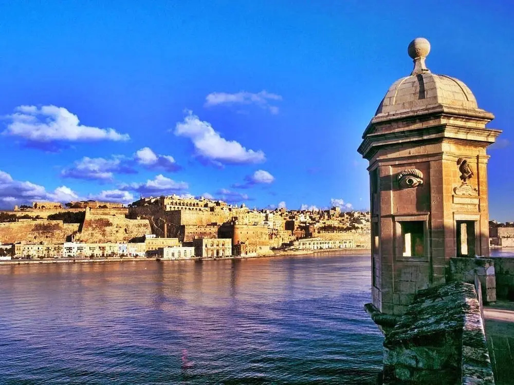 Valletta and Harbour Views Apartment in Central Sliema