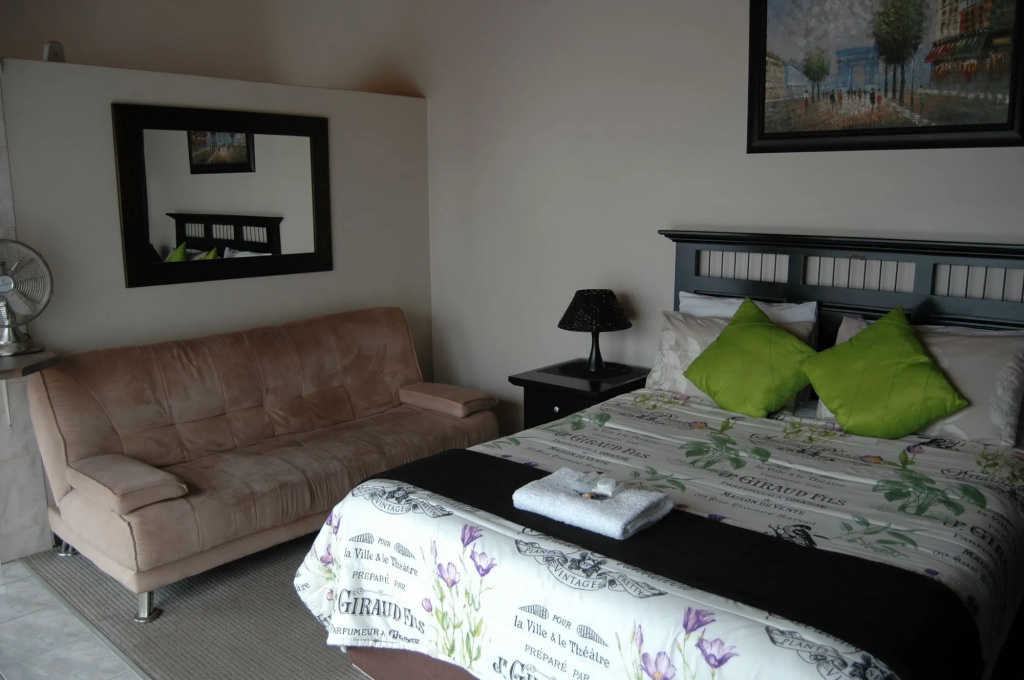 Bon A Vie Self-catering and b&b Gonubie Full Solar Power, no load shedding!