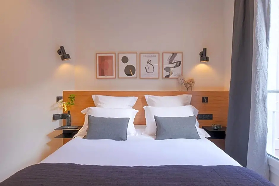 Tinah Paris, Aboukir