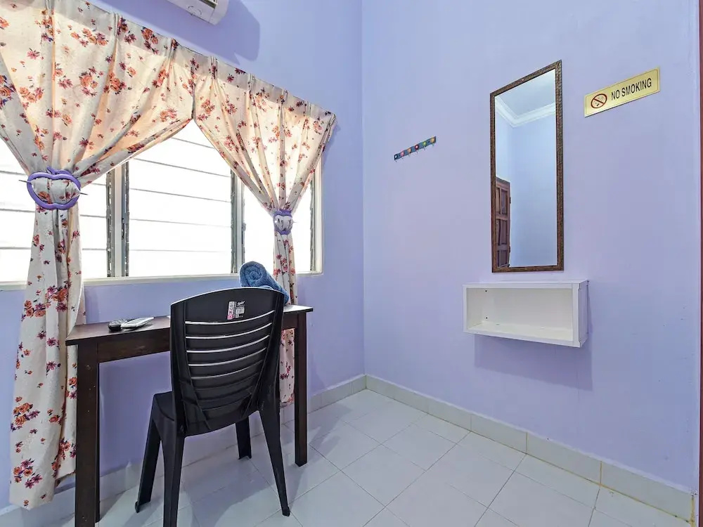 OYO 90660 Rayyans Roomstay
