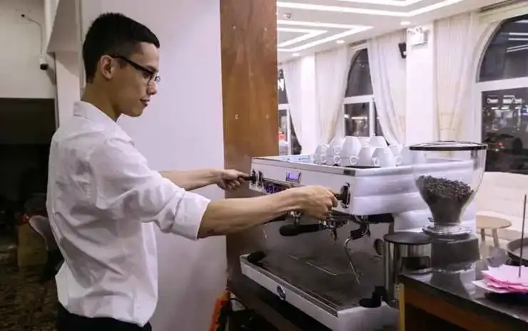 Khách sạn Vĩnh Hội