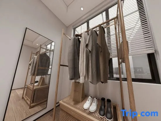 LYLAC Home Saigon COG - Tranquil City Center Wabi Sabi 3BR Townhouse in D1