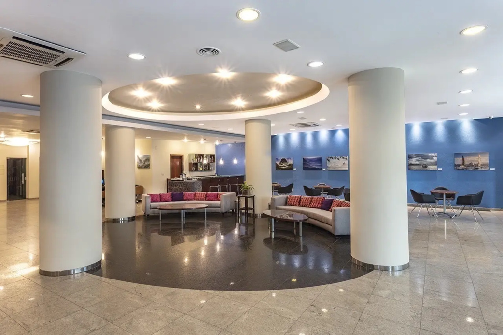 Regency Park Hotel