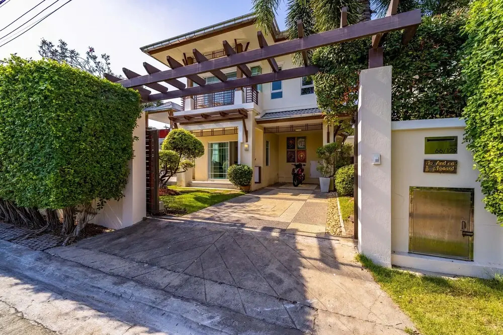 3 Bedroom Pool Villa in Great Location STV