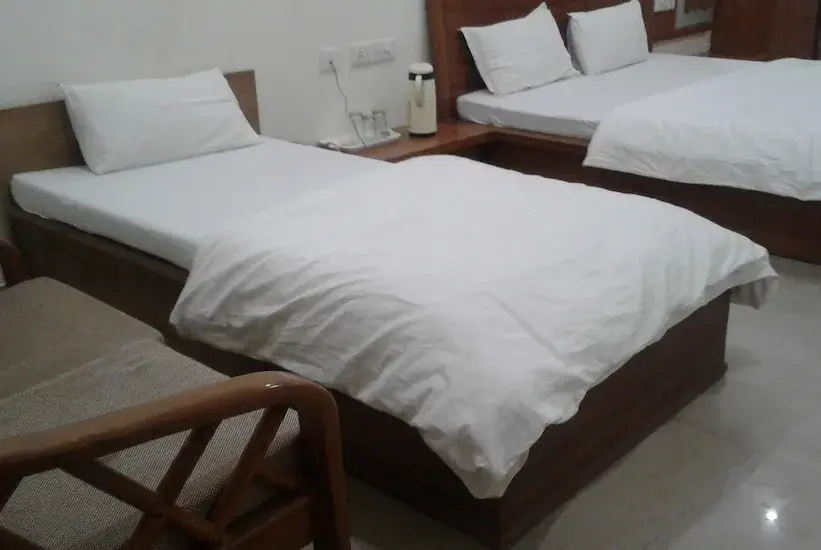Hotel Vrindavan Garden