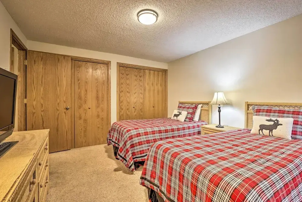 Walk to Lift: Townhome w/ Shuttle in Breckenridge!